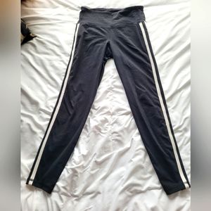 Athletic leggings, size medium